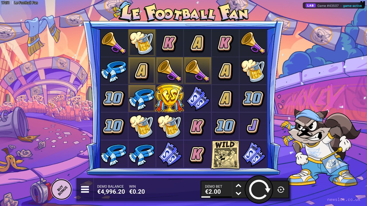 Le Football Fan reels in motion